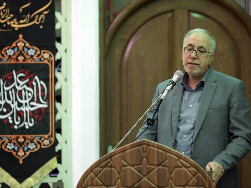 فضای بانک مسکن با پرچم متبرک حرم اباعبدا... (ع) عطرآگین شد