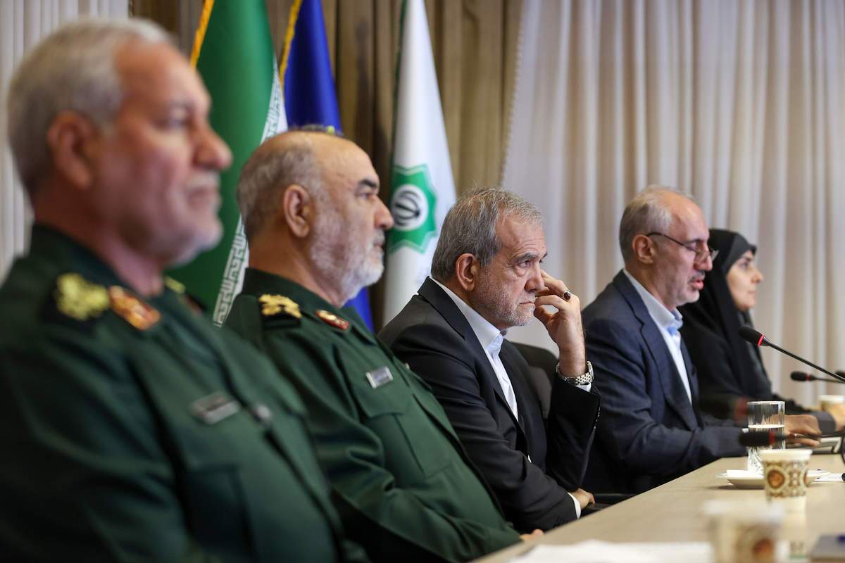 تفسیر «جوان» از سخنان سردار سلامی؛ سپاه پالس مثبت داد؛ نوبت دولت است تفسیر «جوان» از سخنان سردار سلامی؛ سپاه پالس مثبت داد؛ نوبت دولت است