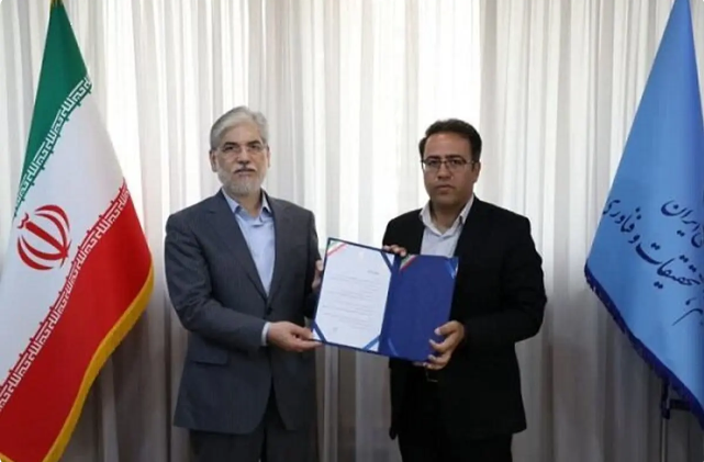 واکنشها به انتصاب معاون جدید وزیر علوم؛ دیوار تبعیض ترک برداشت واکنشها به انتصاب معاون جدید وزیر علوم؛ دیوار تبعیض ترک برداشت