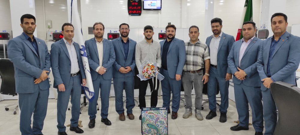 سعید اسماعیلی قهرمان بلند آوازه کشتی فرنگی المپیک پاریس به ملل پیوست سعید اسماعیلی قهرمان بلند آوازه کشتی فرنگی المپیک پاریس به ملل پیوست