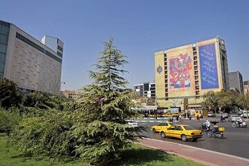 دیواره نگاره میدان ونک دیواره نگاره میدان ونک