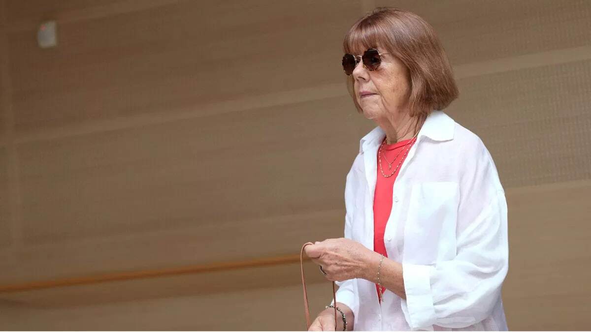 پرونده تجاوز ۵۰ مرد به زن فرانسوی | وکلای مردان متهم به تجاوز از فاش کنندگان هویت موکلان شان شکایت میکنند پرونده تجاوز ۵۰ مرد به زن فرانسوی | وکلای مردان متهم به تجاوز از فاش کنندگان هویت موکلان شان شکایت میکنند