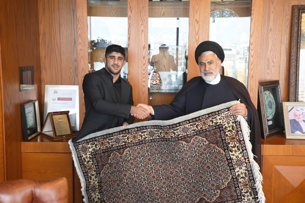 تجلیل موسسه اعتباری ملل، از قهرمان المپیک ۲۰۲۴ پاریس تجلیل موسسه اعتباری ملل، از قهرمان المپیک ۲۰۲۴ پاریس