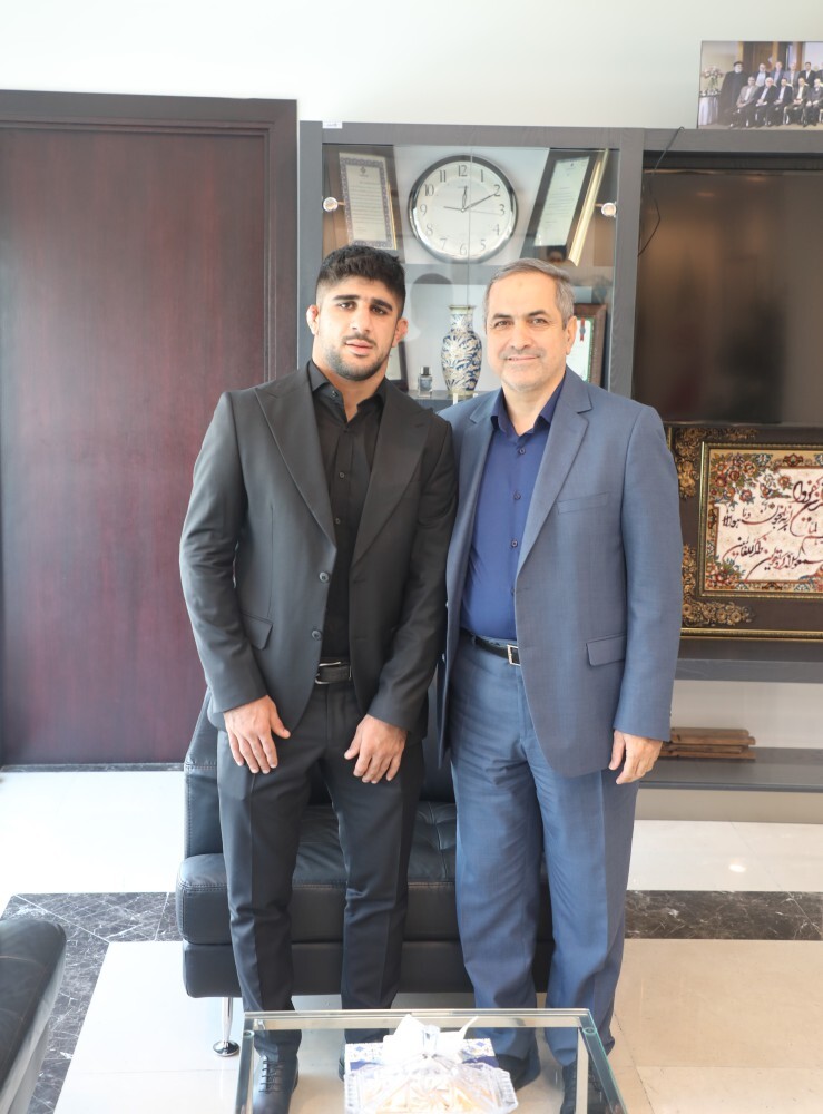 تجلیل موسسه اعتباری ملل، از قهرمان المپیک ۲۰۲۴ پاریس تجلیل موسسه اعتباری ملل، از قهرمان المپیک ۲۰۲۴ پاریس