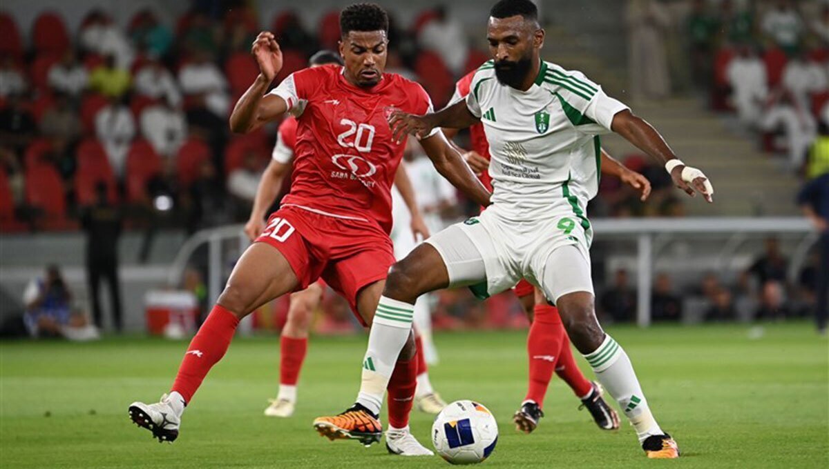 عکس|  تفاوت زمین تا آسمان کیفیت زمین دو بازی استقلال و پرسپولیس در آسیا!