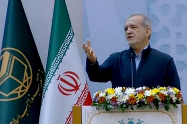 پزشکیان در کنفرانس بینالمللی وحدت اسلامی: باید از لبه آتش بکشیم کنار | دست در دست هم دهیم و متجاوزان را بیرون کنیم پزشکیان در کنفرانس بینالمللی وحدت اسلامی: باید از لبه آتش بکشیم کنار | دست در دست هم دهیم و متجاوزان را بیرون کنیم