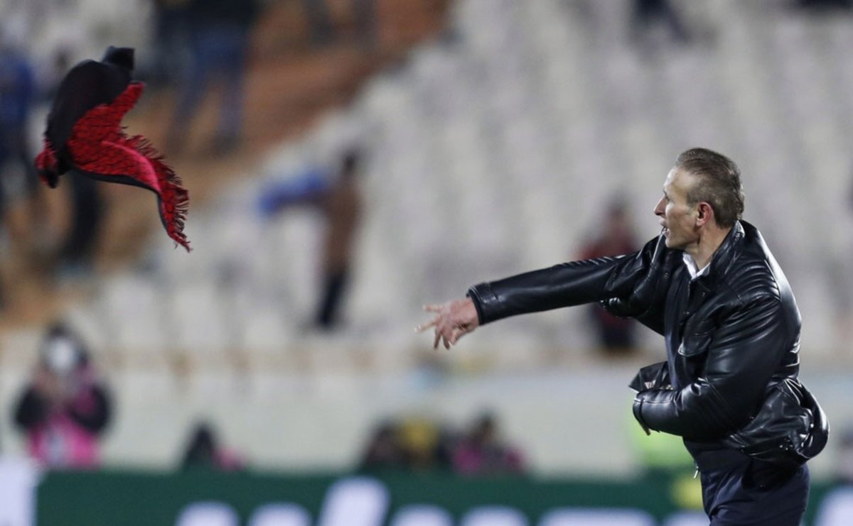 نارضایتی گل محمدی از میزبانی برای استقلال! نارضایتی گل محمدی از میزبانی برای استقلال!