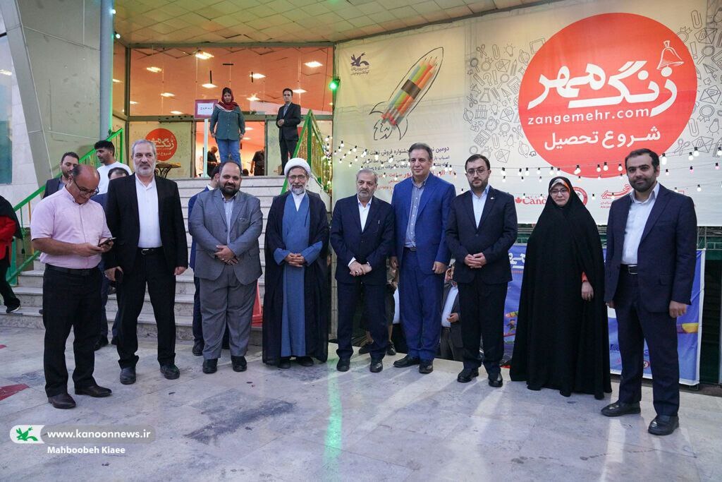 زنگ مهر با حضور وزیر آموزش و پرورش، تمدید شد! زنگ مهر با حضور وزیر آموزش و پرورش، تمدید شد!