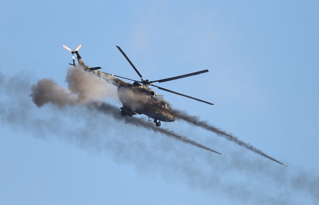 ببینید| سرنگونی پهپاد روسی با حمله مستقیم بالگرد Mi-۲۴ اوکراین ببینید| سرنگونی پهپاد روسی با حمله مستقیم بالگرد Mi-۲۴ اوکراین