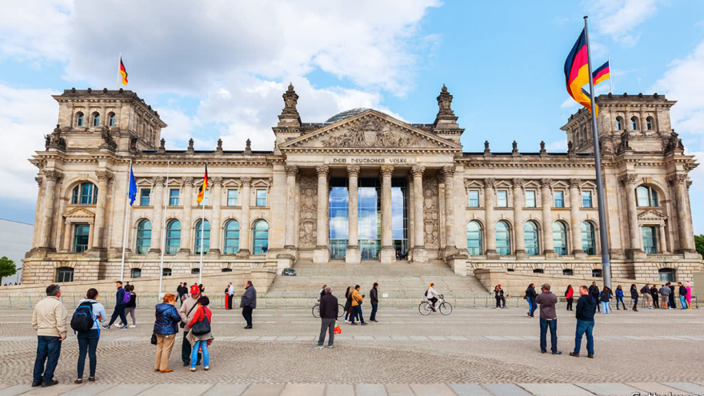 چرا تحصیل در آلمان گزینه ایدهآلی است؟ چرا تحصیل در آلمان گزینه ایدهآلی است؟