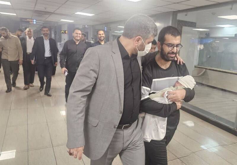 ببینید| «محمد خزایی» به ایران بازگشت ببینید| «محمد خزایی» به ایران بازگشت