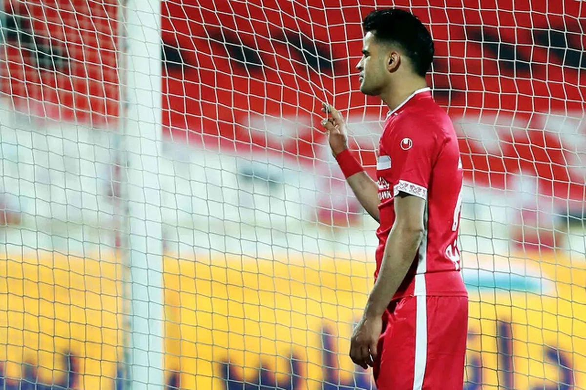 ادامه دلخوریهای عیسی آلکثیر از نیمکت نشینی در پرسپولیس ادامه دلخوریهای عیسی آلکثیر از نیمکت نشینی در پرسپولیس