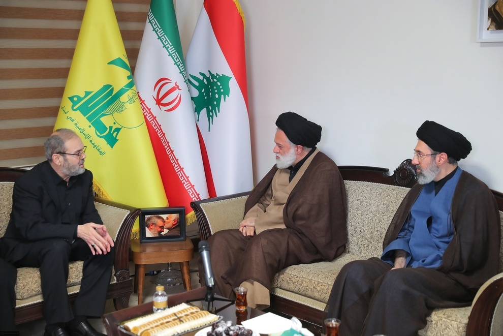 حضور جمعی فرزندان رهبر انقلاب در دفتر حزبالله لبنان در تهران +تصاویر حضور جمعی فرزندان رهبر انقلاب در دفتر حزبالله لبنان در تهران +تصاویر