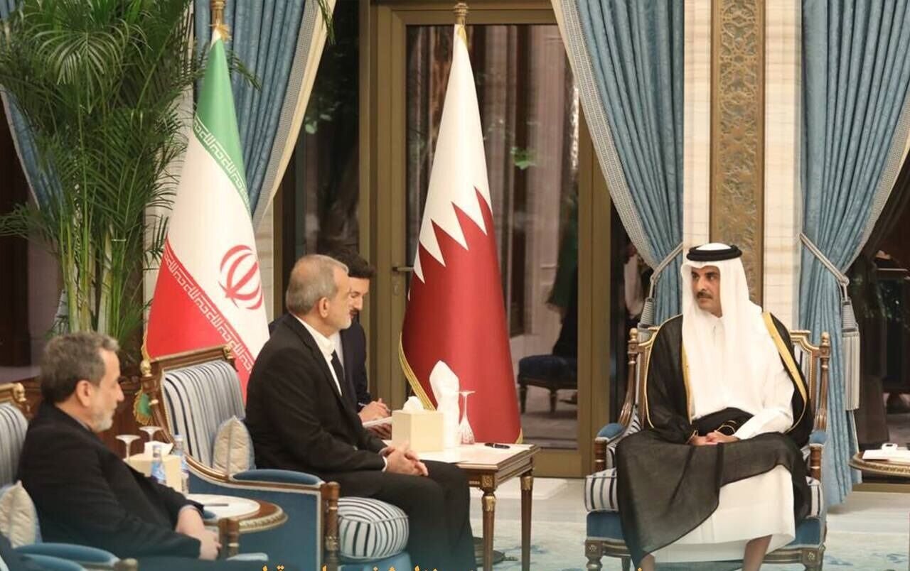 عکس| پذیرایی از پزشکیان در منزل شخصی امیر قطر با قهوه عربی عکس| پذیرایی از پزشکیان در منزل شخصی امیر قطر با قهوه عربی