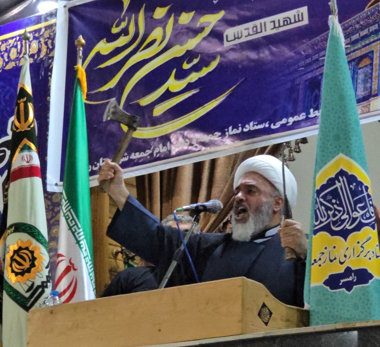 عکس| امام جمعه رامسر با سلاح مخصوص شمالیها به نماز جمعه آمد عکس| امام جمعه رامسر با سلاح مخصوص شمالیها به نماز جمعه آمد