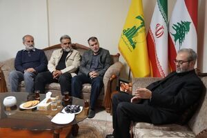 کدام هنرمندان ایرانی به دیدار نماینده حزبالله در ایران رفتند؟ + عکس کدام هنرمندان ایرانی به دیدار نماینده حزبالله در ایران رفتند؟ + عکس