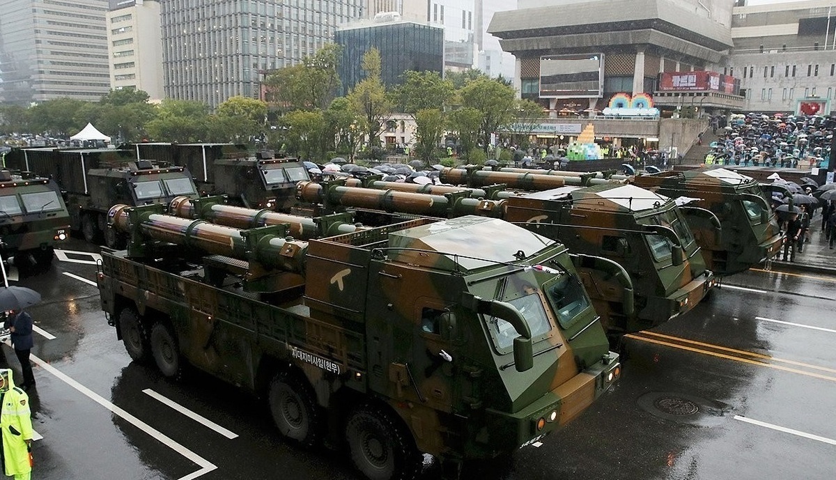 عکس| موشک بالستیک سنگرشکن کره جنوبی با سرجنگی ۸ تنی