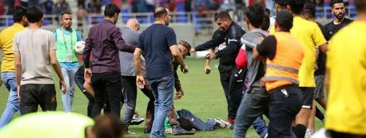 ببینید| درگیری شدید هواداران شهرداری نوشهر و آریو اسلامشهر در لیگ یک ببینید| درگیری شدید هواداران شهرداری نوشهر و آریو اسلامشهر در لیگ یک