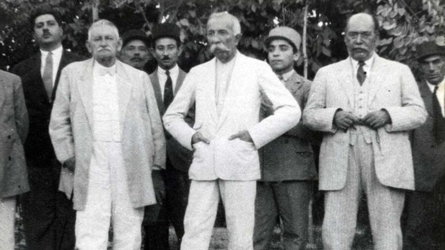 حسن مستوفی؛ آخرین سیاستمدار سنتی| مستوفی چگونه در دوران التهاب، کابینه نیم‌بند خود را تشکیل داد؟