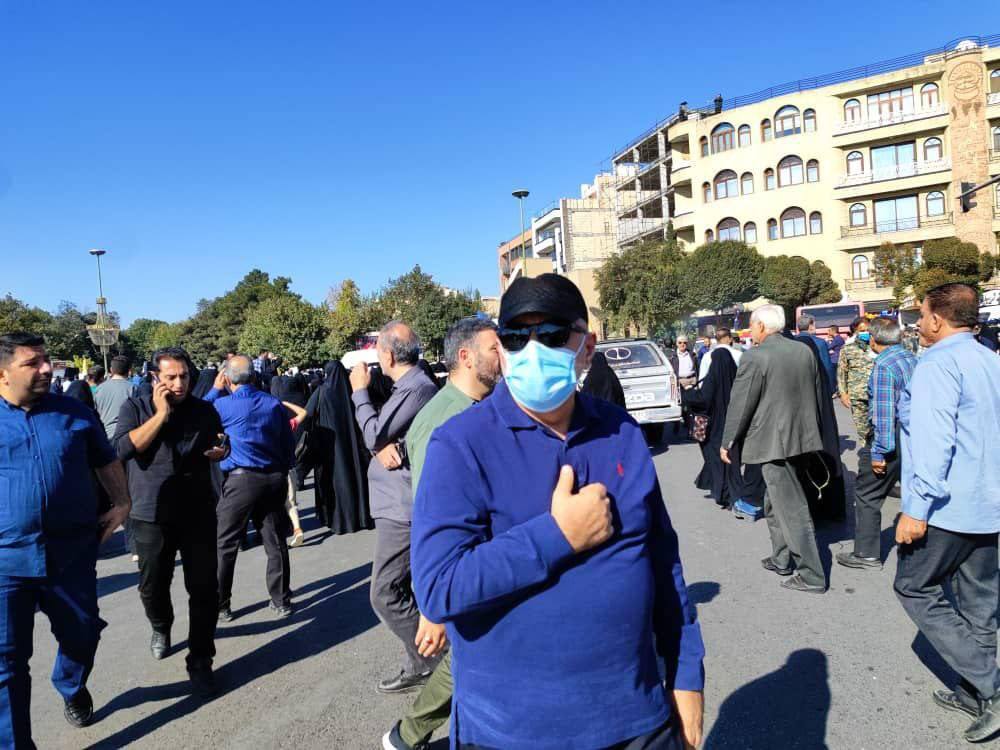 تشییع و خاکسپاری شهید نیلفروشان در گلستان | حضور ظریف به صورت ناشناس؟ تشییع و خاکسپاری شهید نیلفروشان در گلستان | حضور ظریف به صورت ناشناس؟