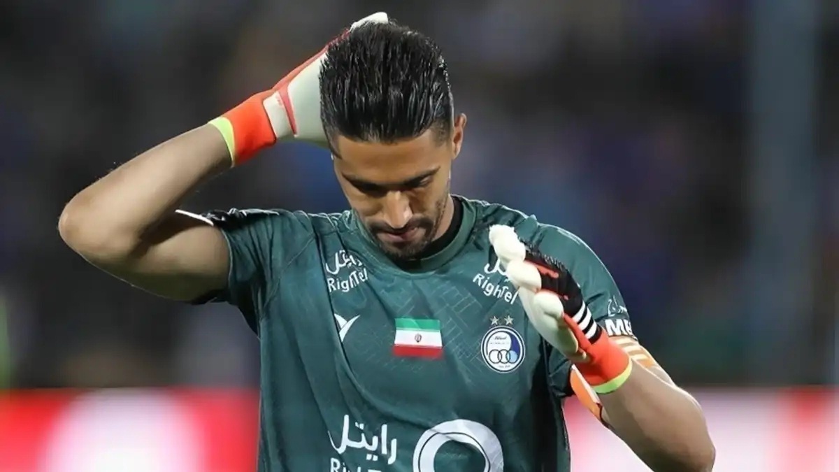 ببینید| واکنش حسینی به حذف از ترکیب استقلال ببینید| واکنش حسینی به حذف از ترکیب استقلال