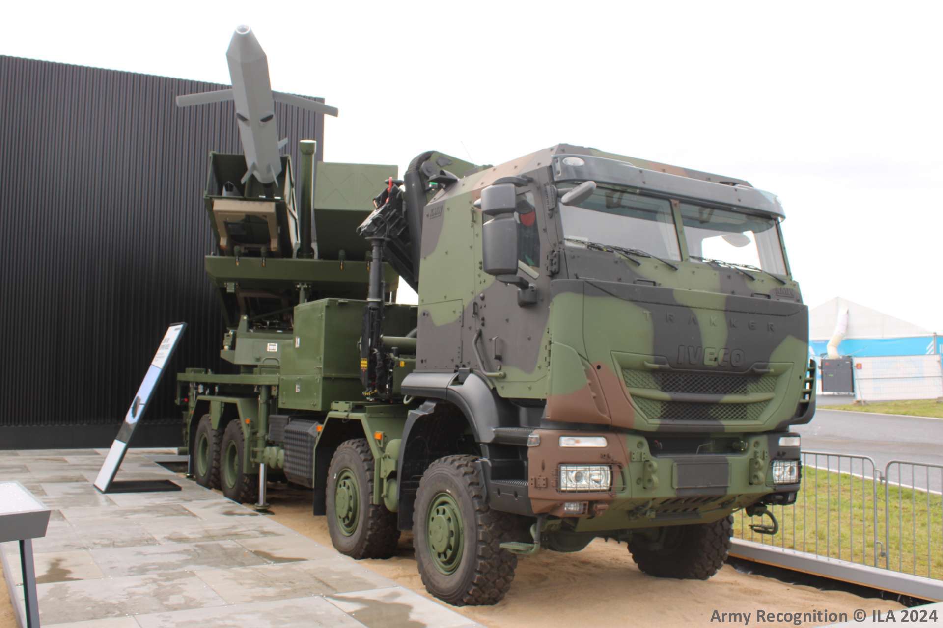 سیستم توپخانه موشکی یوروپلاس اسرائیل سیستم توپخانه موشکی یوروپلاس اسرائیل