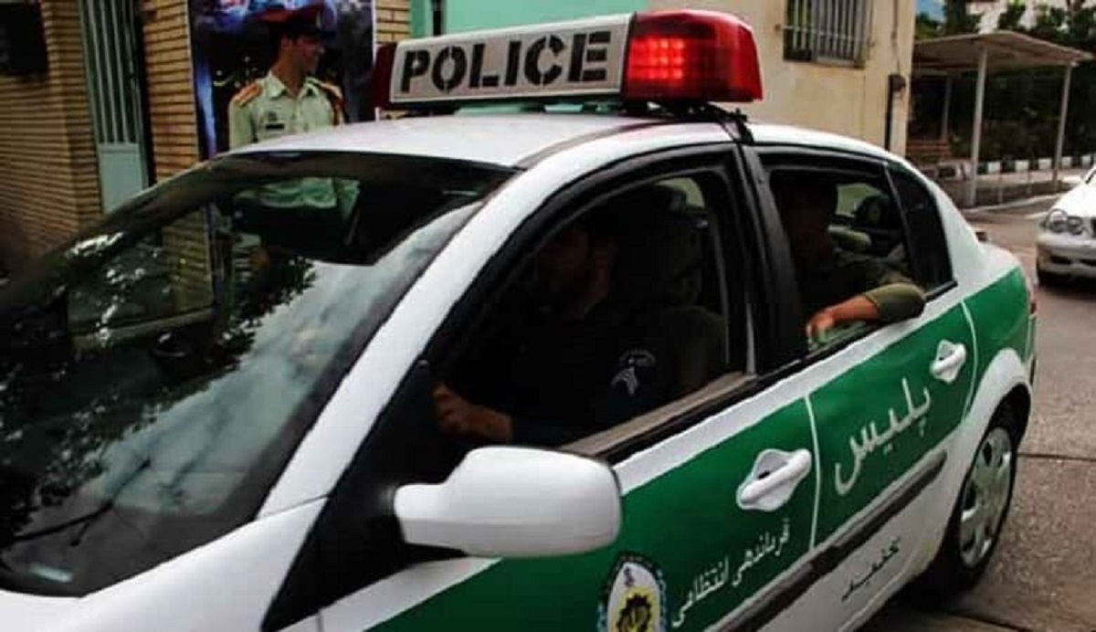 عکس جنجالی تبعه غیرمجاز افغانی با ماشین پلیس ایران / پلیس واکنش نشان داد عکس جنجالی تبعه غیرمجاز افغانی با ماشین پلیس ایران / پلیس واکنش نشان داد