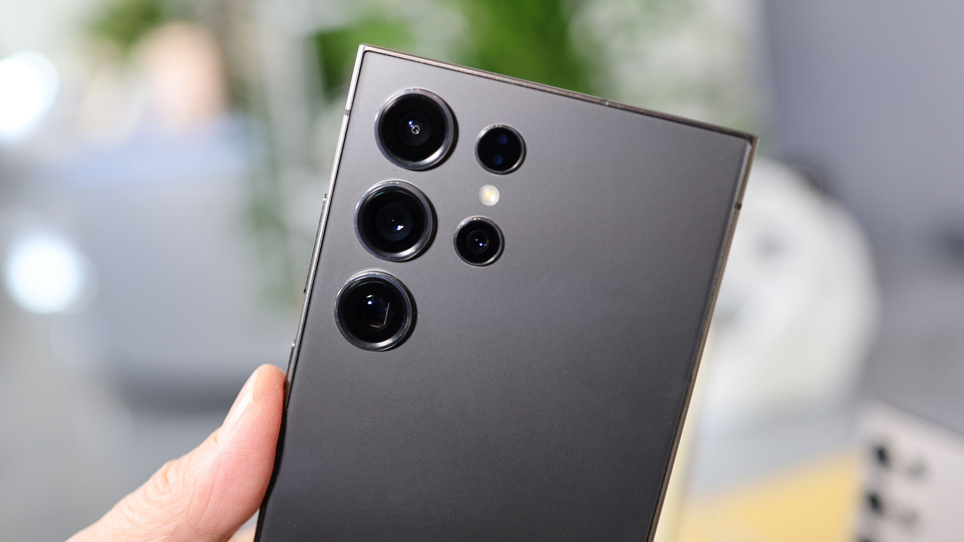 ببینید| قدرت زوم عجیب گوشی S24 اولترا ببینید| قدرت زوم عجیب گوشی S24 اولترا