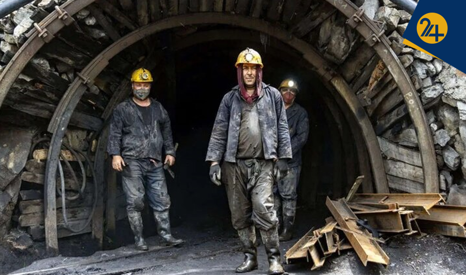 وقتی فهمیدم حقوق کارگران معدن طبس ۱۲ میلیون تومان است، شرمنده شدم | وزارت صمت باید پاسخگو باشد وقتی فهمیدم حقوق کارگران معدن طبس ۱۲ میلیون تومان است، شرمنده شدم | وزارت صمت باید پاسخگو باشد