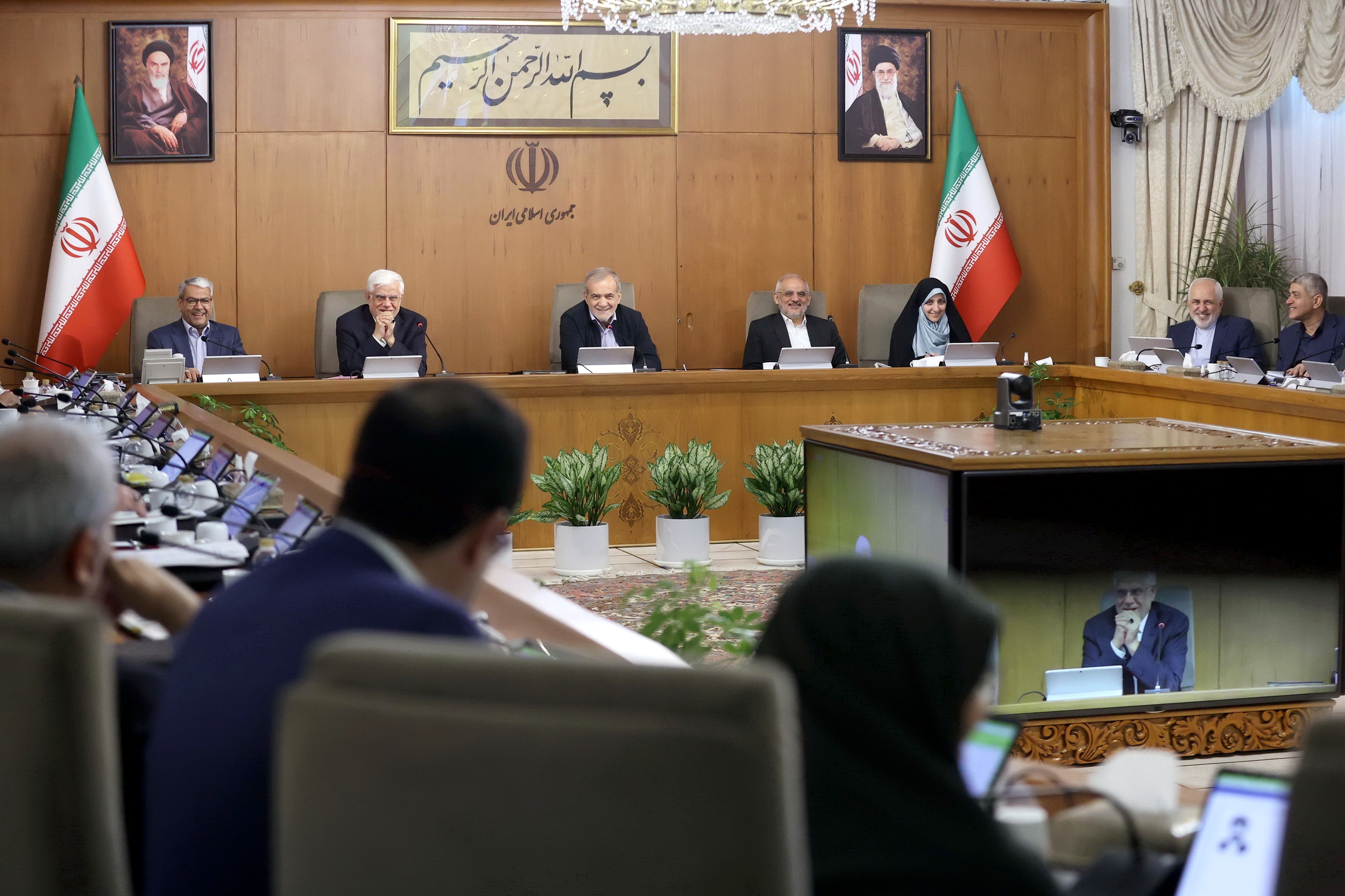 تلاش برای ایجاد اختلاف میان ظریف و طیب نیا به در بسته خورد تلاش برای ایجاد اختلاف میان ظریف و طیب نیا به در بسته خورد