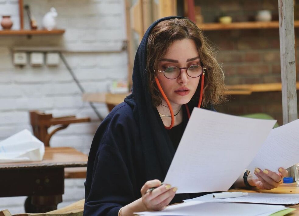 این تصاویر از بهنوش طباطبایی در تمرین تئاتر وایرال شد این تصاویر از بهنوش طباطبایی در تمرین تئاتر وایرال شد