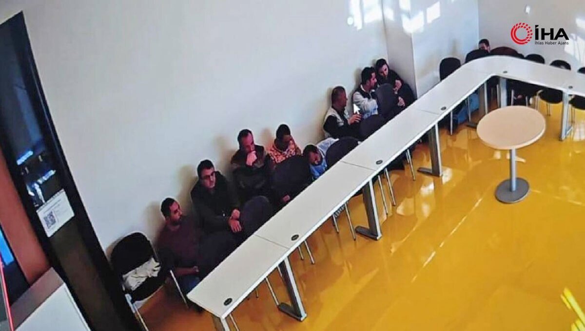 عملیات تروریستی در قلب آنکارا| گروگانگیری در شرکت صنایع هوافضای ترکیه |چند کشته و زخمی برجای ماند عملیات تروریستی در قلب آنکارا| گروگانگیری در شرکت صنایع هوافضای ترکیه |چند کشته و زخمی برجای ماند