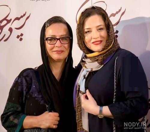 آزیتا حاجیان کیست؟ آزیتا حاجیان کیست؟