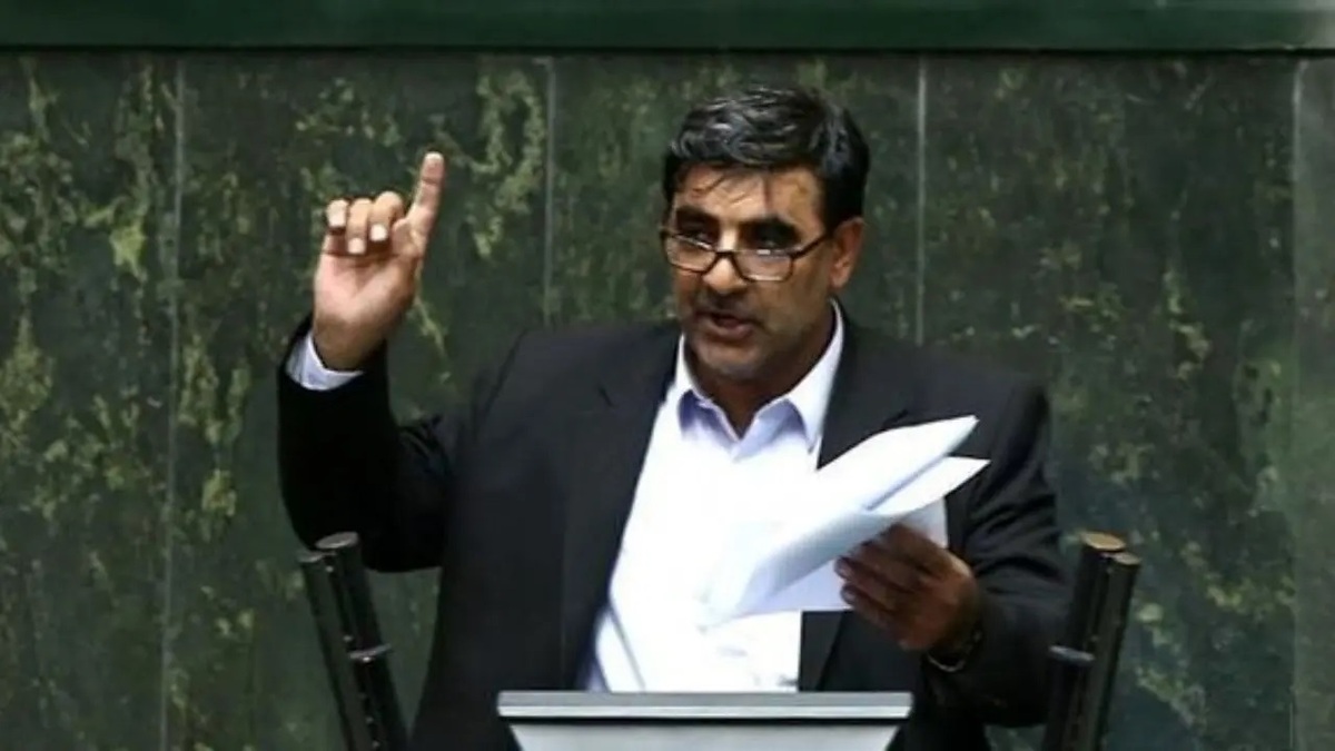 انتقاد نماینده خاش از انسداد مرزهای شرقی: مرزها را ببندیم چگونه میخواهیم صدور انقلاب کنیم؟ انتقاد نماینده خاش از انسداد مرزهای شرقی: مرزها را ببندیم چگونه میخواهیم صدور انقلاب کنیم؟