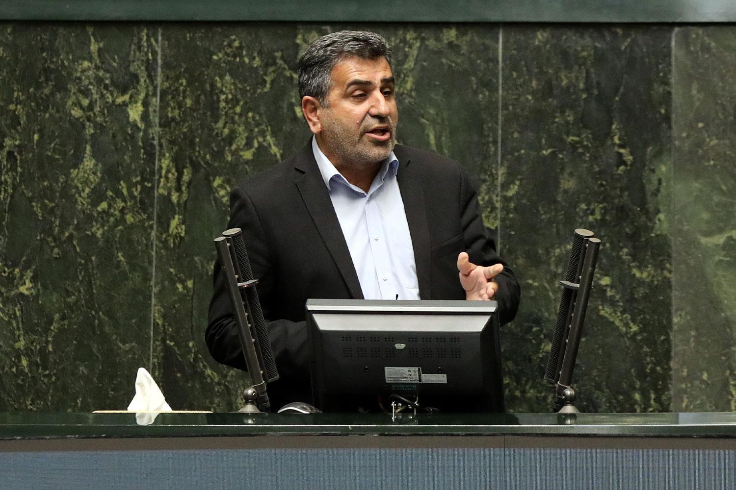 در کمیسیون اجتماعی مقرر شد که پنجشنبهها در سراسر کشور تعطیل باشد در کمیسیون اجتماعی مقرر شد که پنجشنبهها در سراسر کشور تعطیل باشد