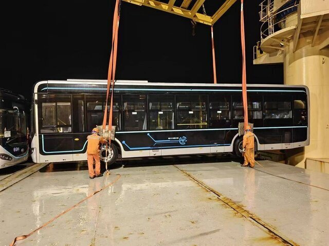 اتوبوسهای چینی بالاخره رسید +تصاویر اتوبوسهای چینی بالاخره رسید +تصاویر