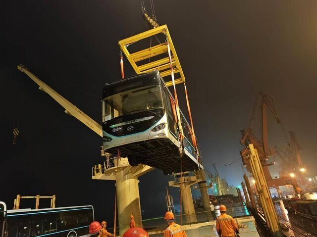 اتوبوسهای چینی بالاخره رسید +تصاویر اتوبوسهای چینی بالاخره رسید +تصاویر