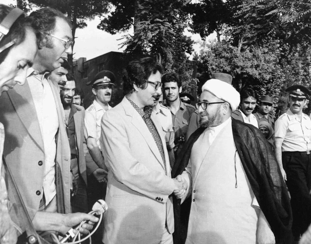 خلخالی و بنیصدر ماجرای جالب خلخالی و بنیصدر