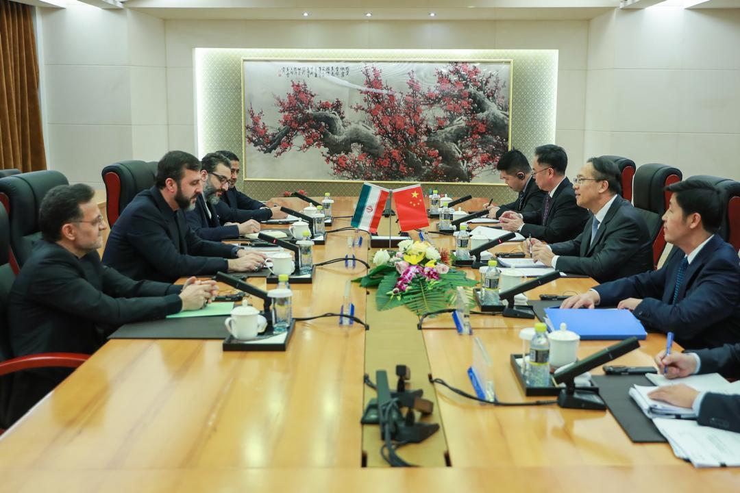 گزارش توییتری غریبآبادی از دیدار با مقام چینی گزارش توییتری غریبآبادی از دیدار با مقام چینی