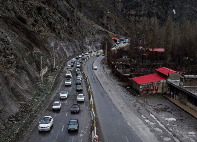 جاده هراز یکطرفه شد جاده هراز یکطرفه شد