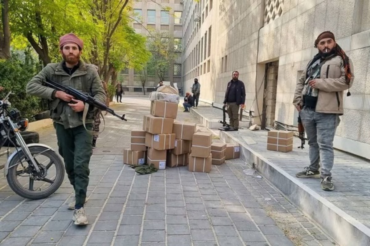 ببینید| اعلام مقررات منع آمد و شد در دمشق ببینید| اعلام مقررات منع آمد و شد در دمشق