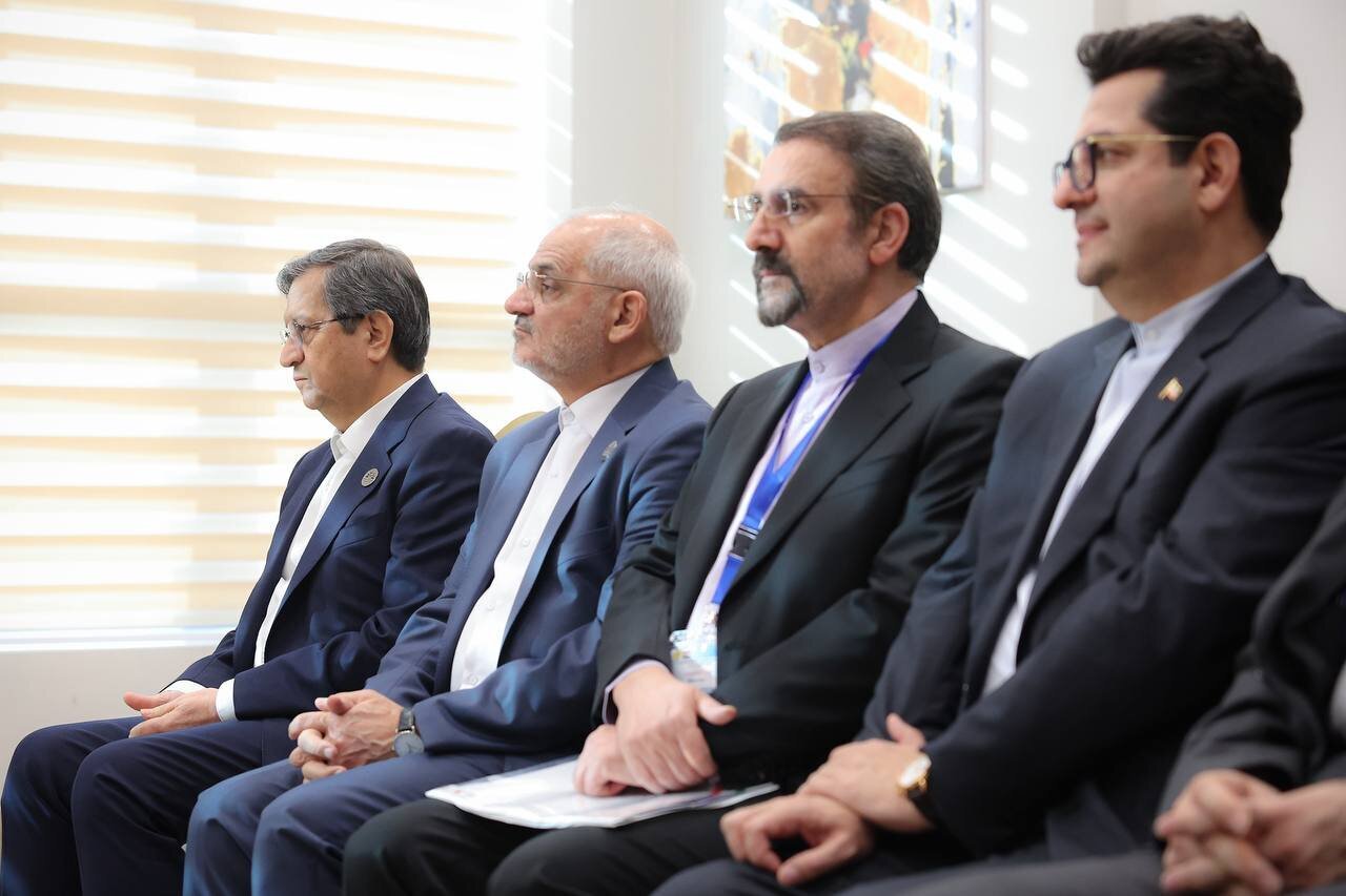 عکس | دیدار پزشکیان با دبیرکل سازمان همکاریهای D8 در مصر عکس | دیدار پزشکیان با دبیرکل سازمان همکاریهای D8 در مصر