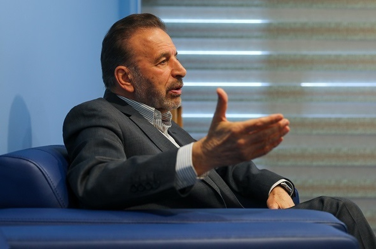 واعظی: تغییر شمخانی؟ روحانی چند بار نظرش را گفت، رهبری گفت فعلا باشد