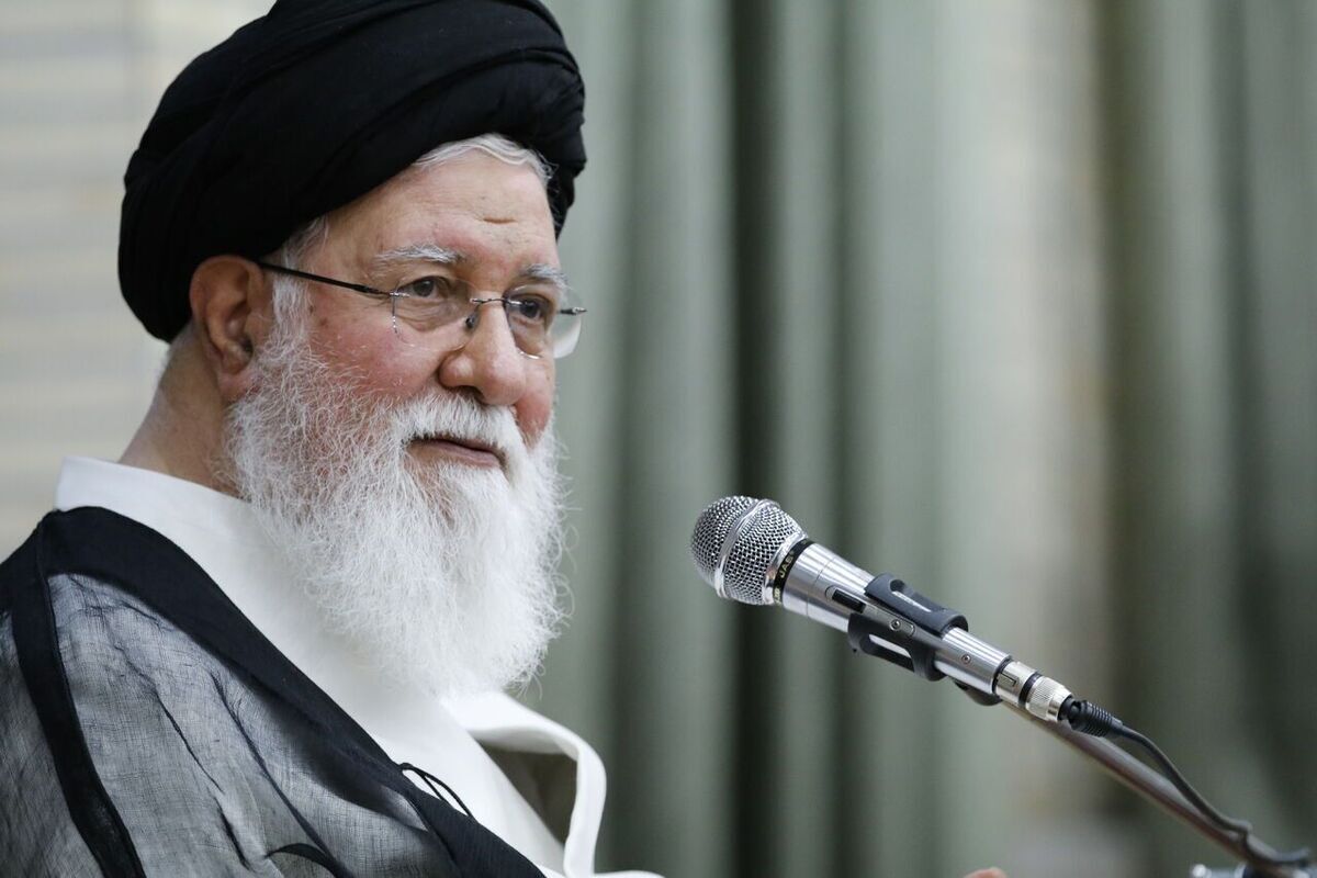 علم الهدی: اجازه ندهیم عده ای با بی حجابی به پیامبر دهن کجی کنند