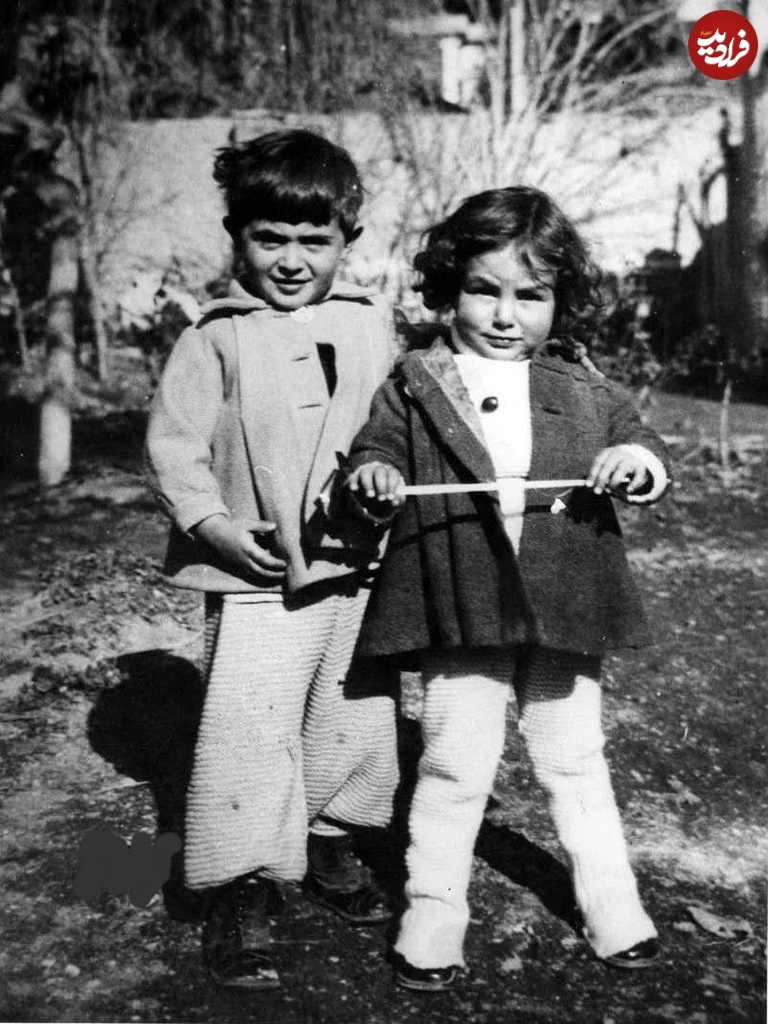 عکس| «فرح ۳ ساله در کنار پسر دایی اش» در سال سال ۱۳۲۰