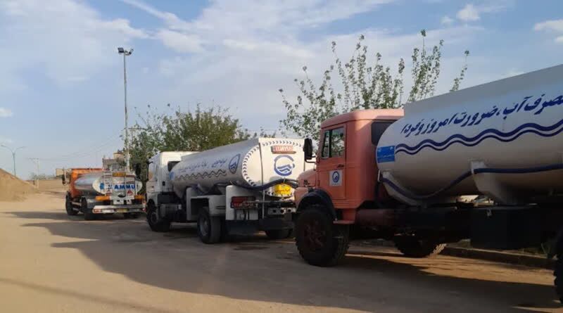 درخواست آبفای یزد از سایر استانها: علاوه بر کمبود آب، تانکر حمل آب هم کم است| استانهای دیگر کمک کنند درخواست آبفای یزد از سایر استانها: علاوه بر کمبود آب، تانکر حمل آب هم کم است| استانهای دیگر کمک کنند
