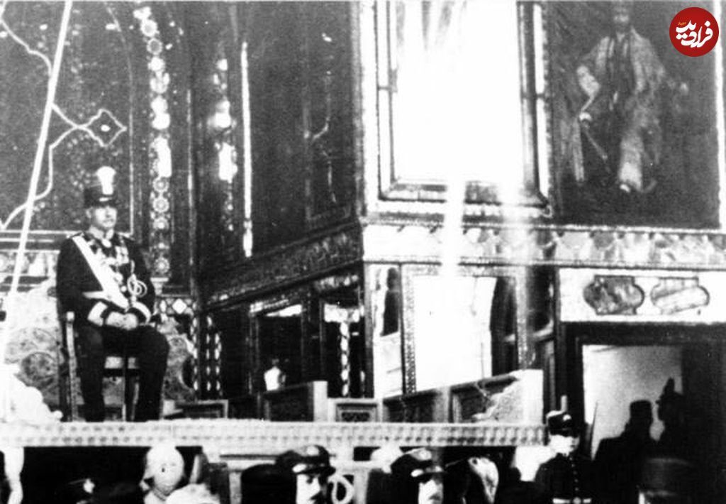 تصاویر دیده نشده از به تخت نشستن رضاشاه در ۱۳۰۵