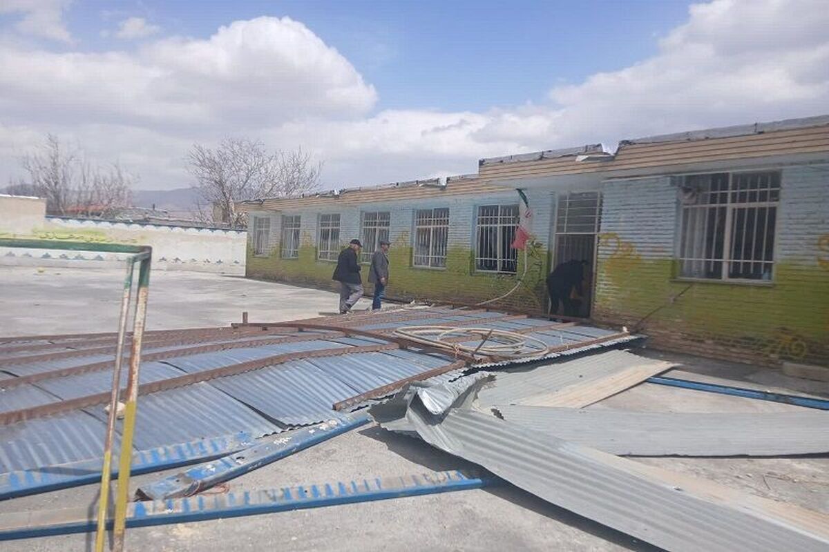 ببینید| سقوط وحشتناک سقف یک مدرسه روی دانش‌آموزان