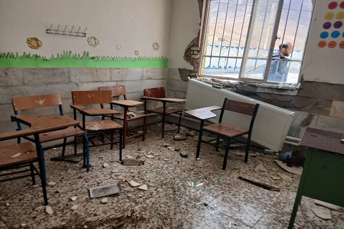 ببینید| سقوط وحشتناک سقف یک مدرسه روی دانش‌آموزان