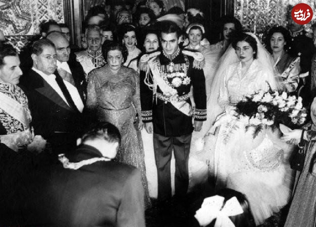 تصویری از مراسم ازدواج شاه و ثریا در سال ۱۳۲۹